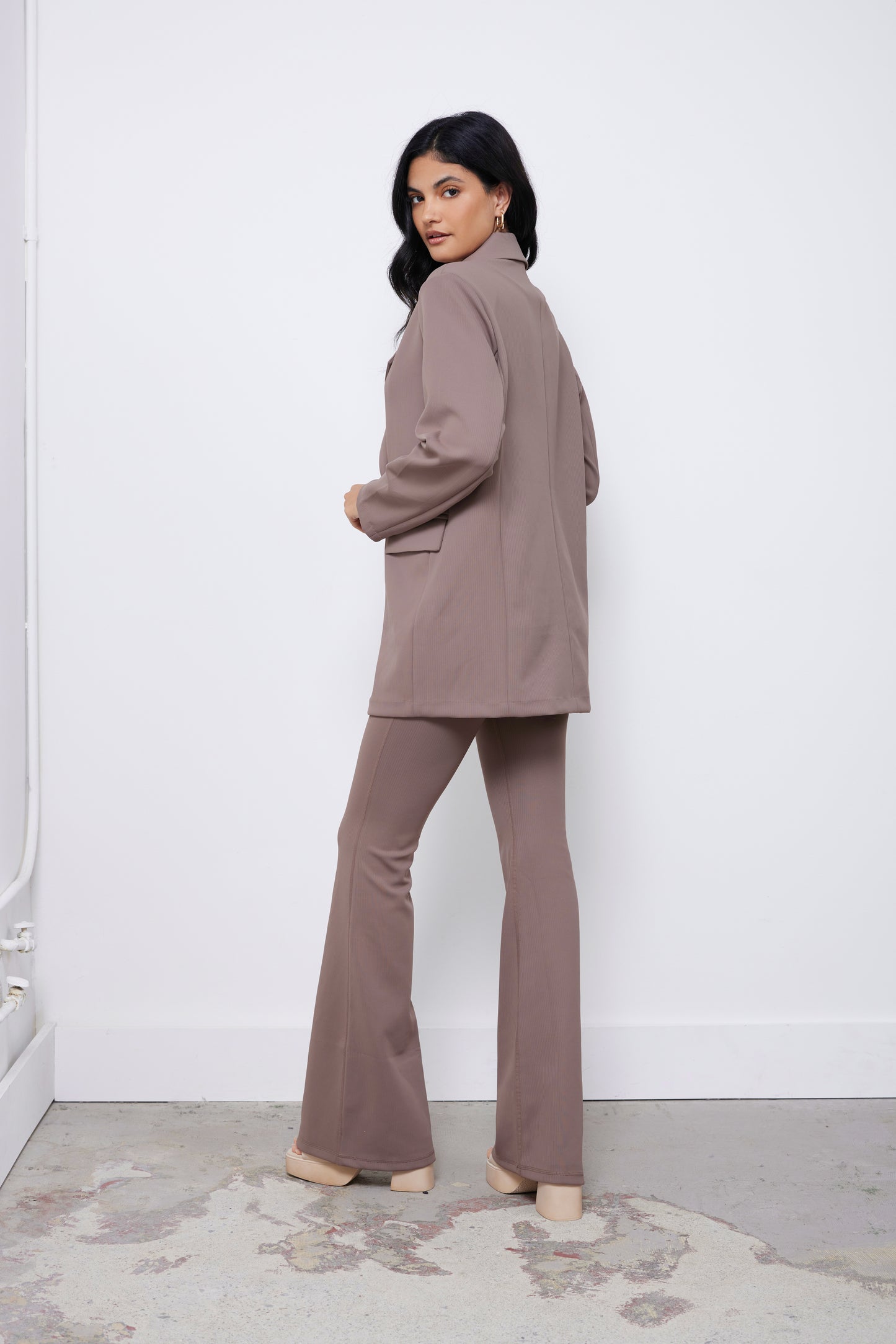 Paying It Forward Deep Taupe Set