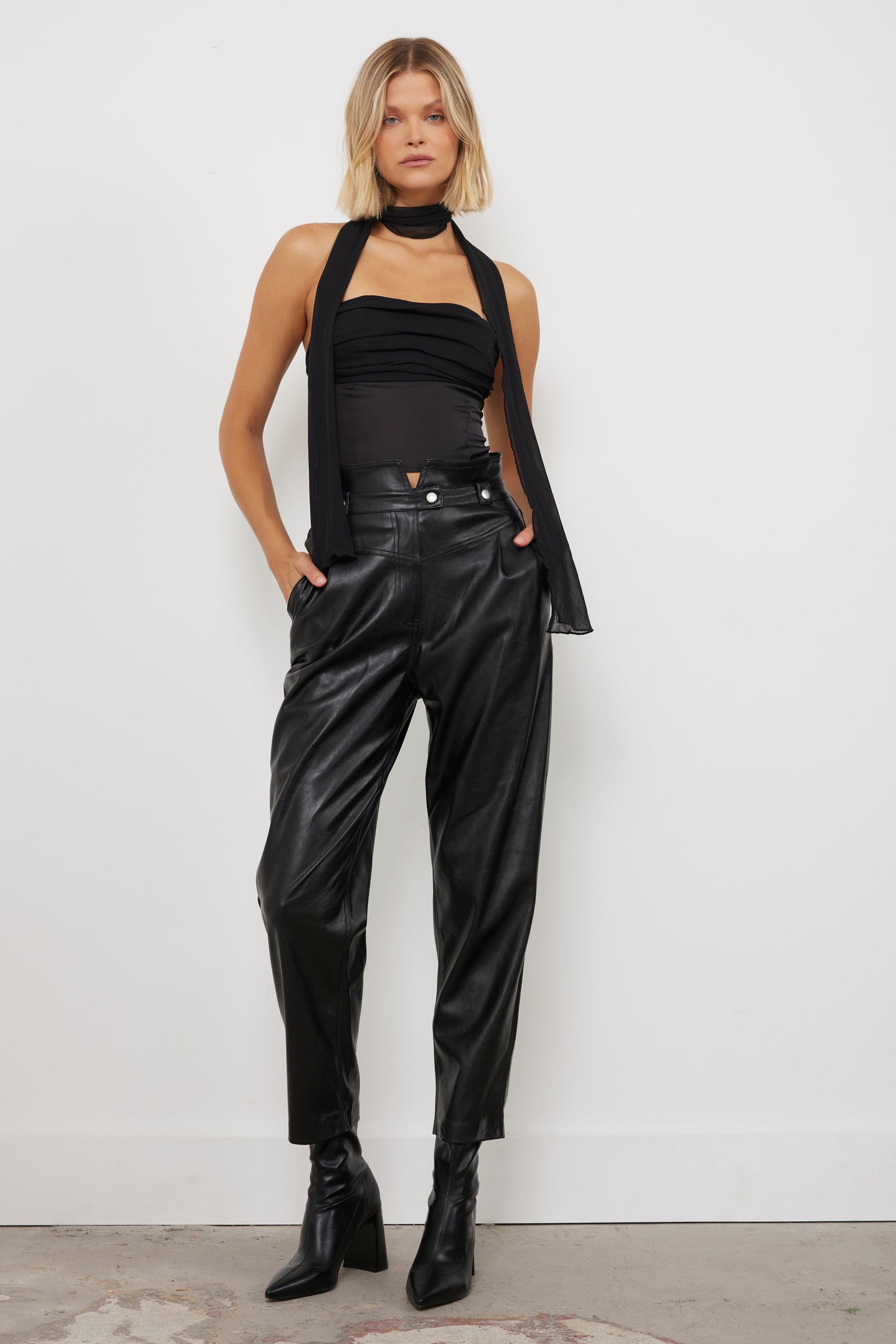 Demi Black Top