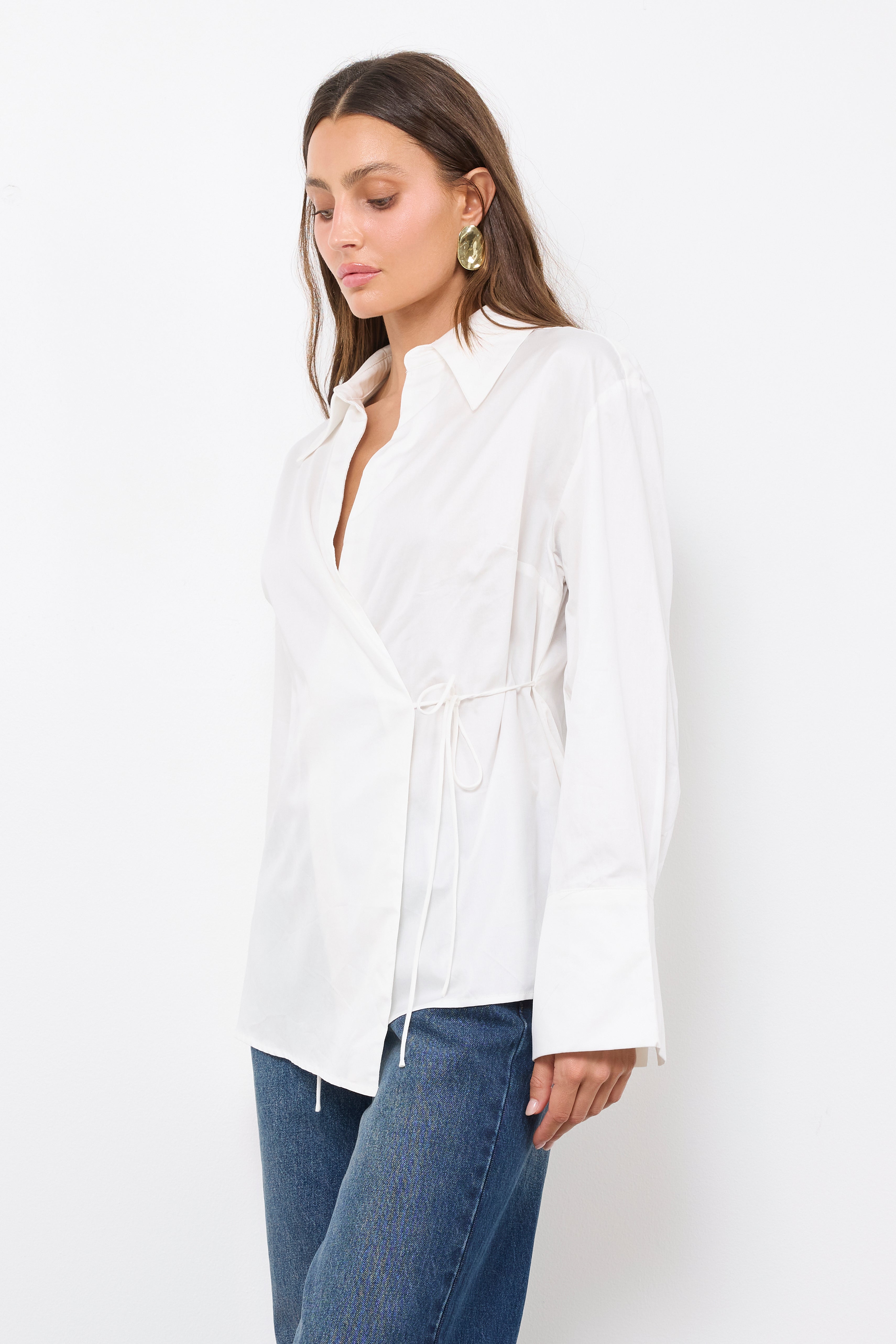 Killin' It, Girl Off White Top