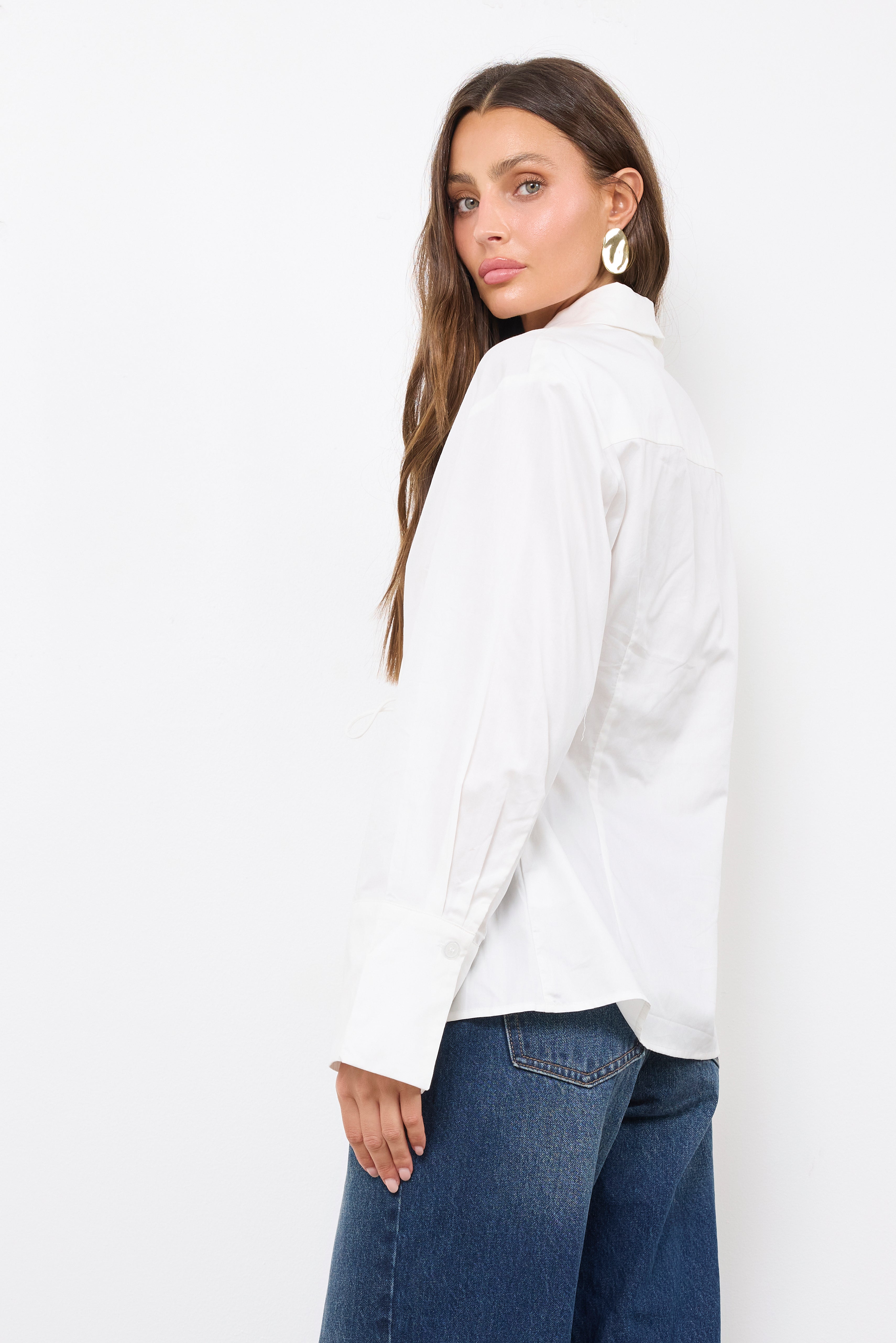 Killin' It, Girl Off White Top