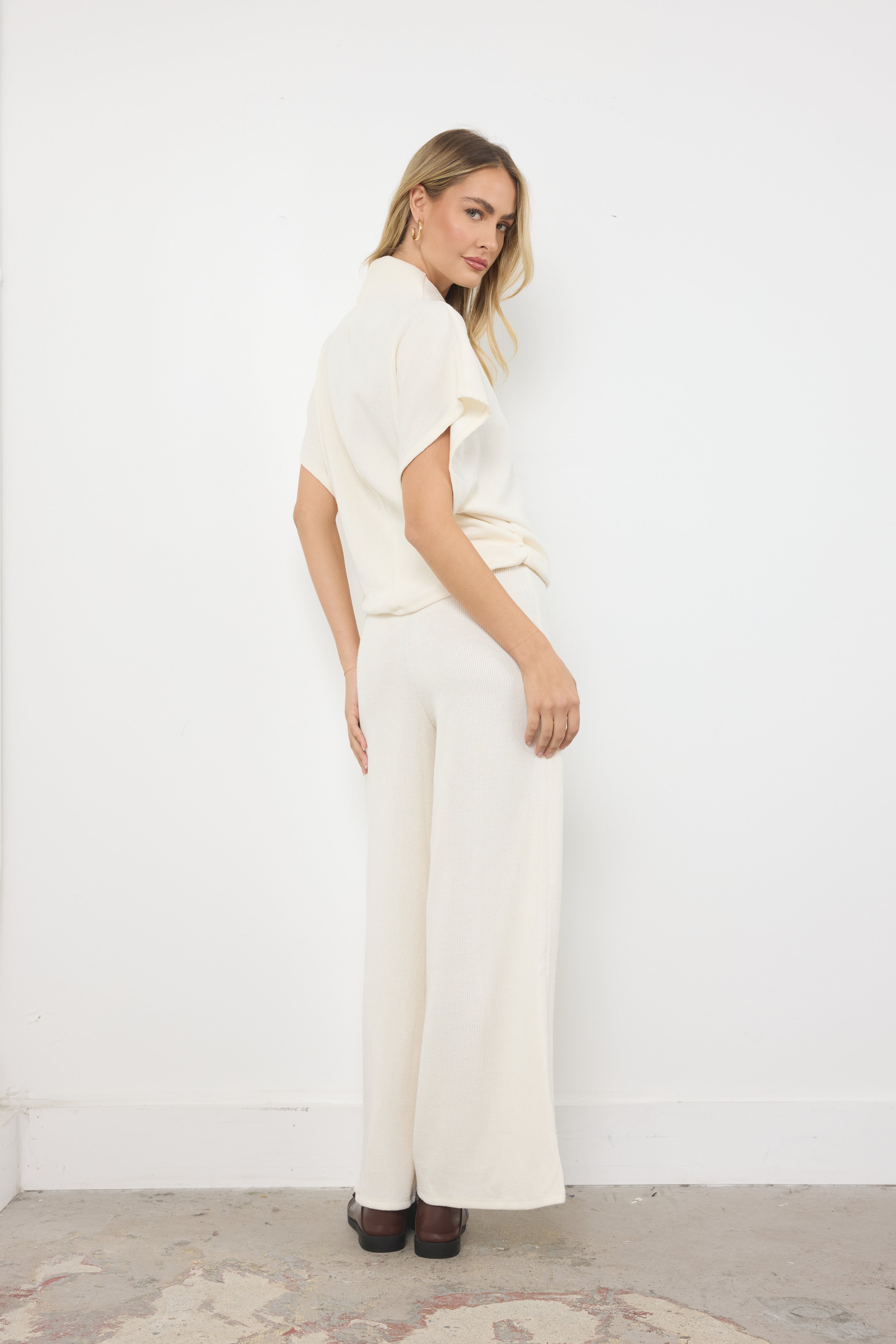 High Demand Cream Set