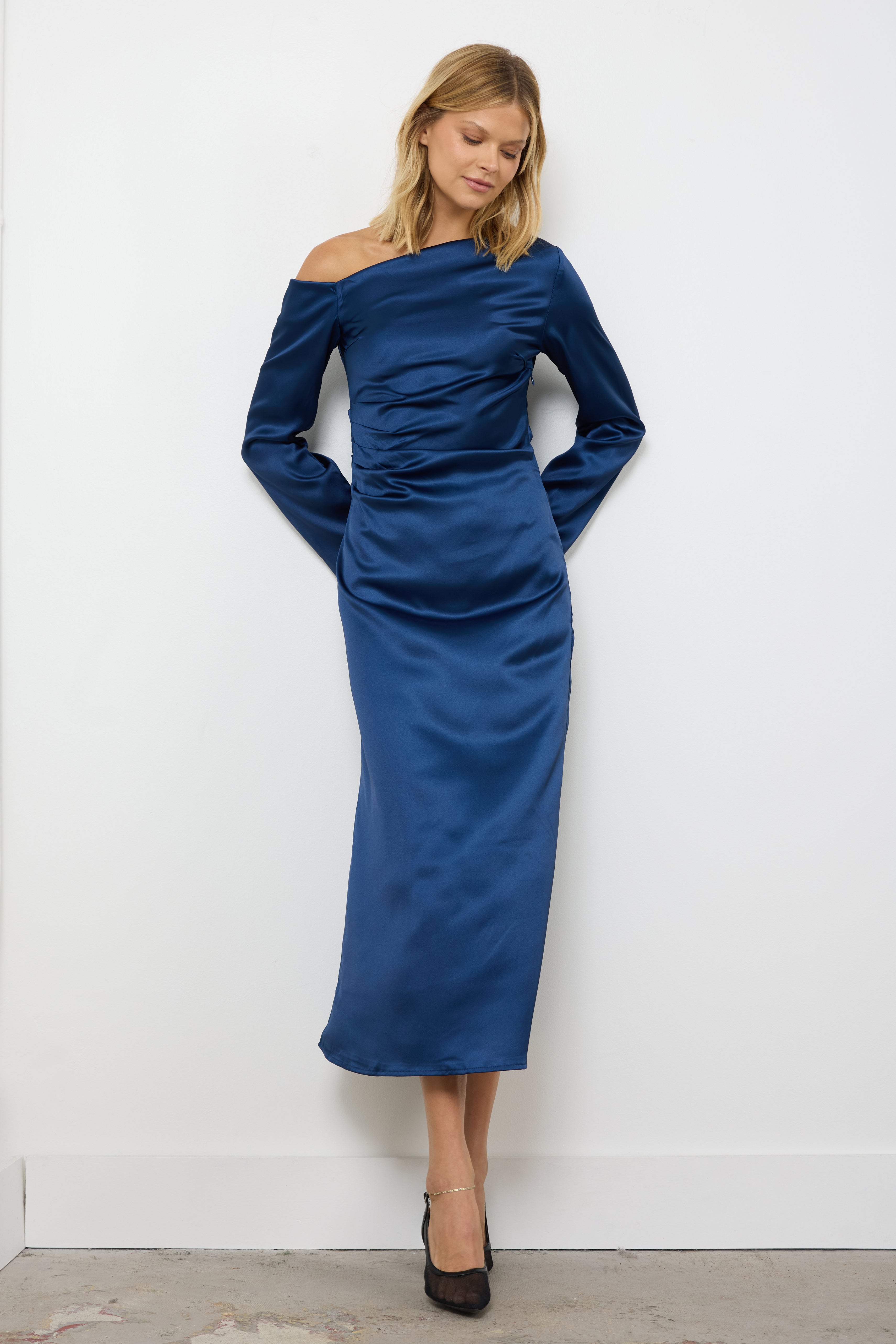 Pretty Little Thing Navy Dress