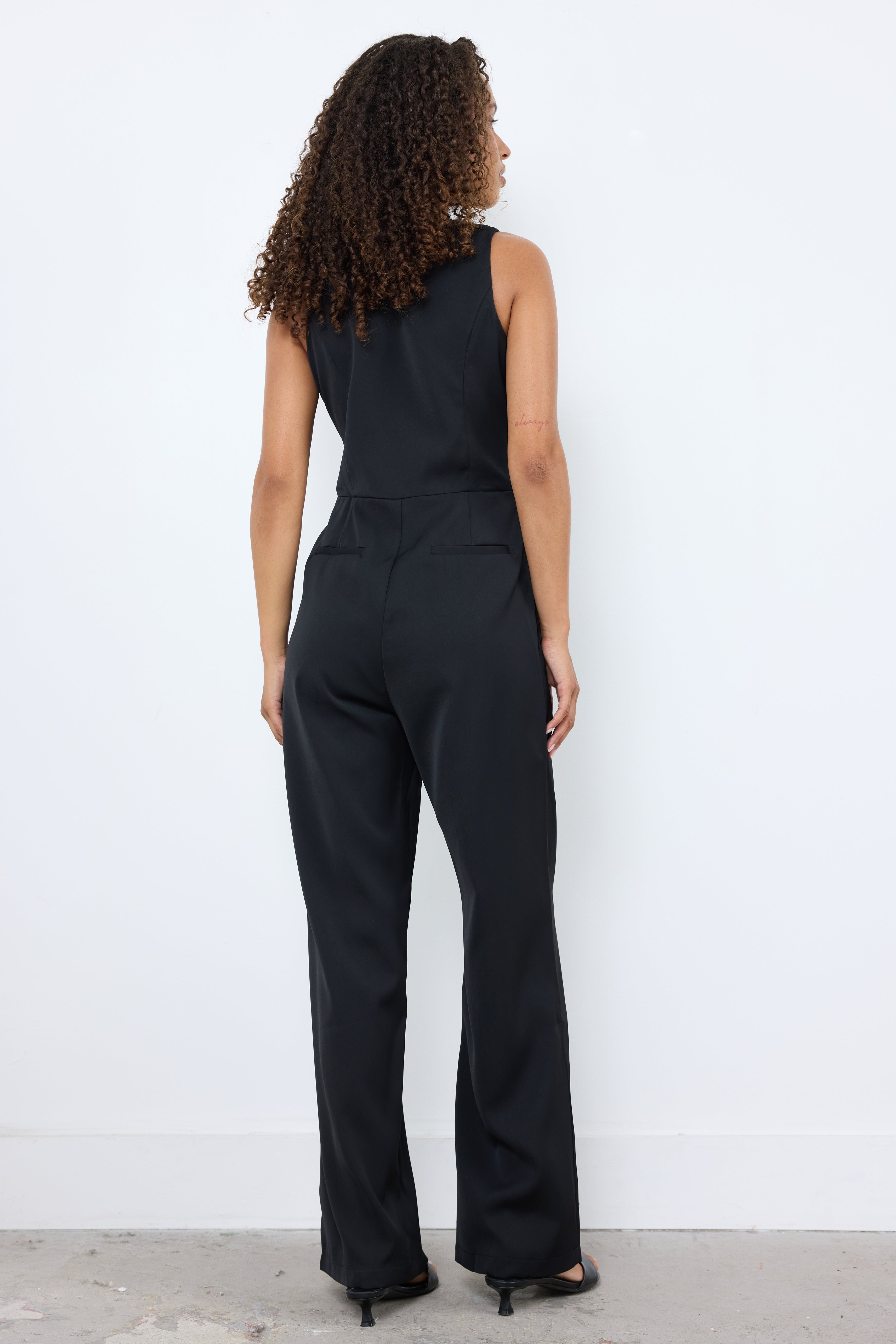 新品nounless 即完売junpsuit Soft Tailored Off Shoulder Pleat Detail Jumpsuit | Karen Millen