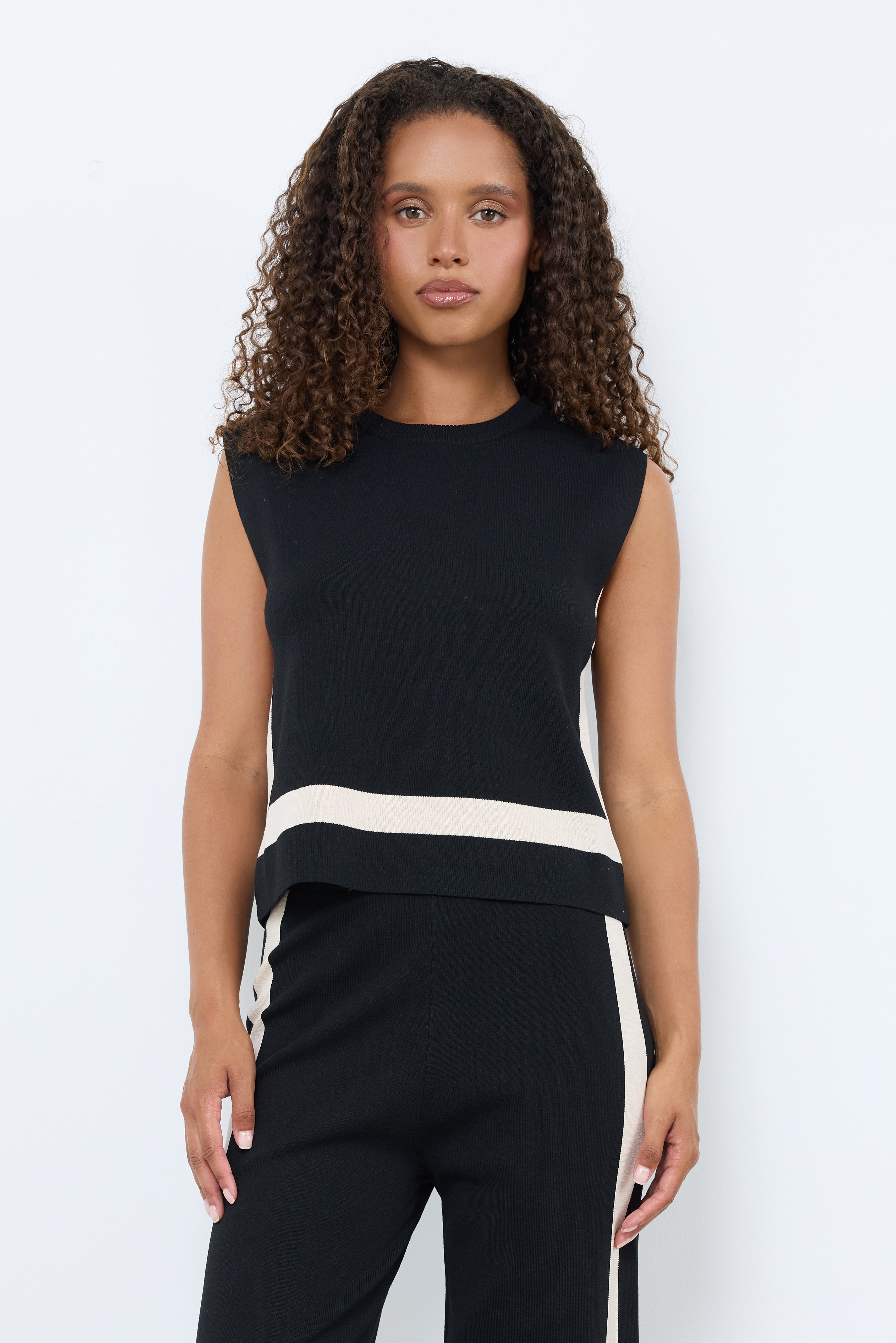 Keeps Getting Better Black Ivory Set