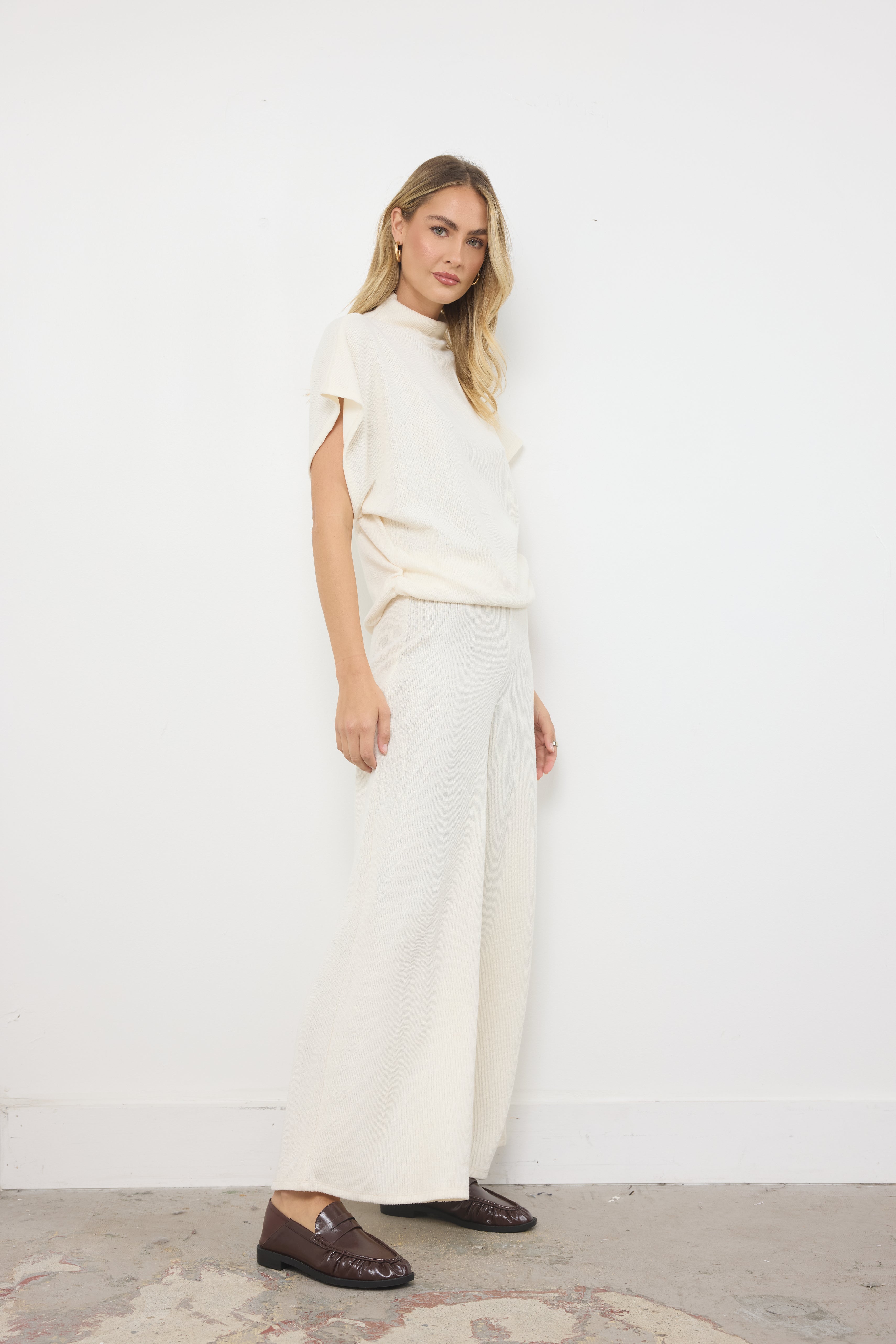 High Demand Cream Set