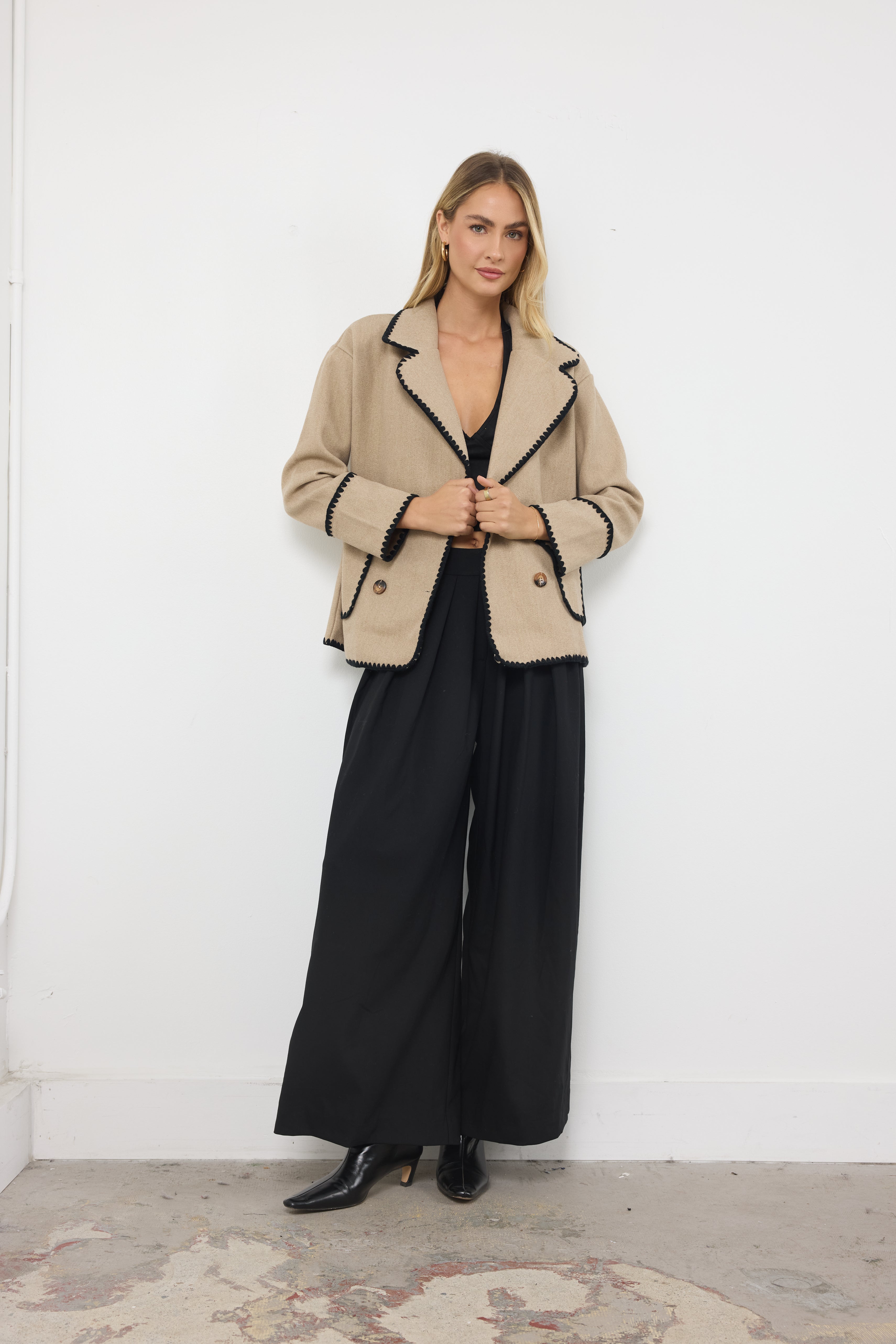 Elizabeth Taylor Taupe/Black Jacket