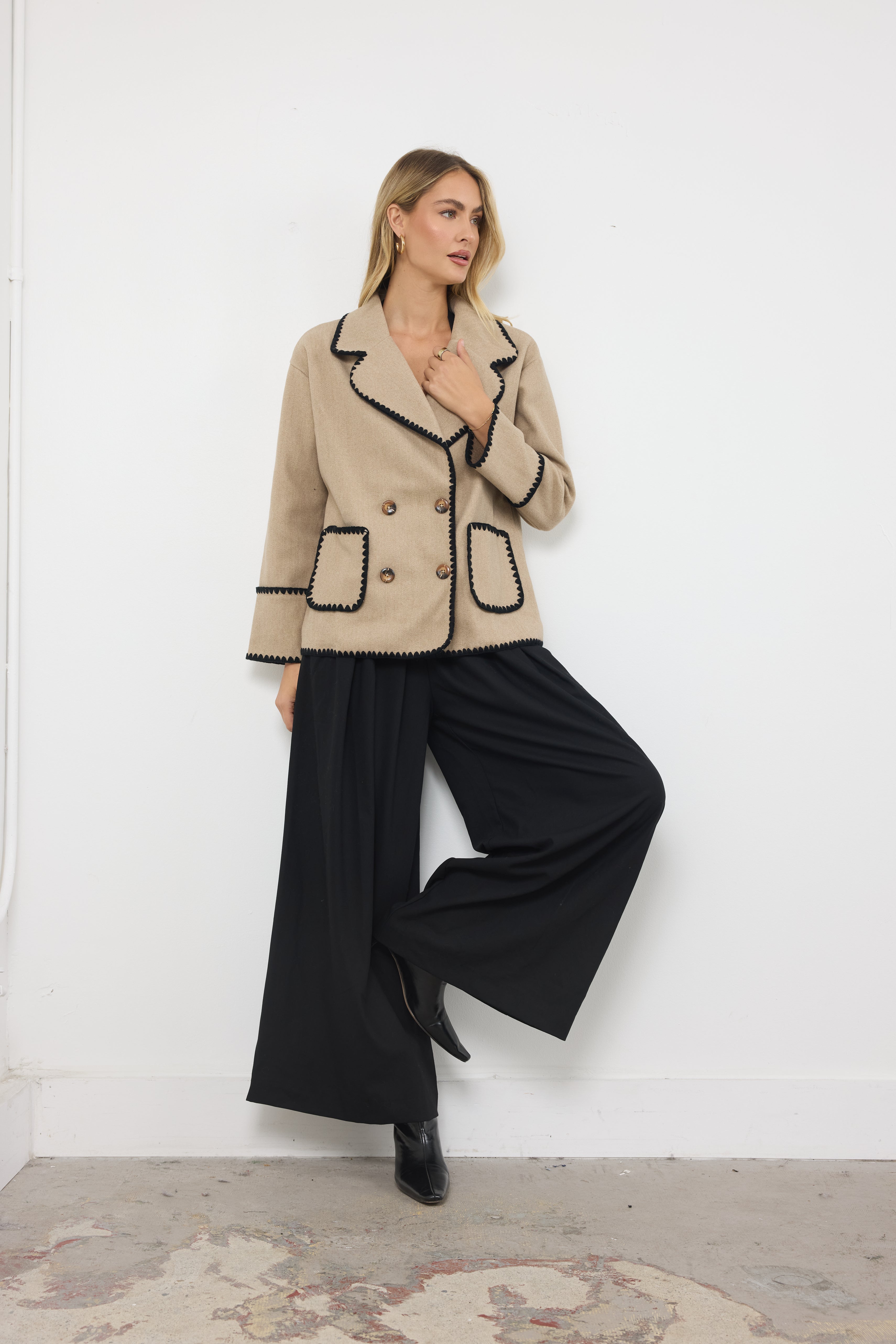 Elizabeth Taylor Taupe/Black Jacket