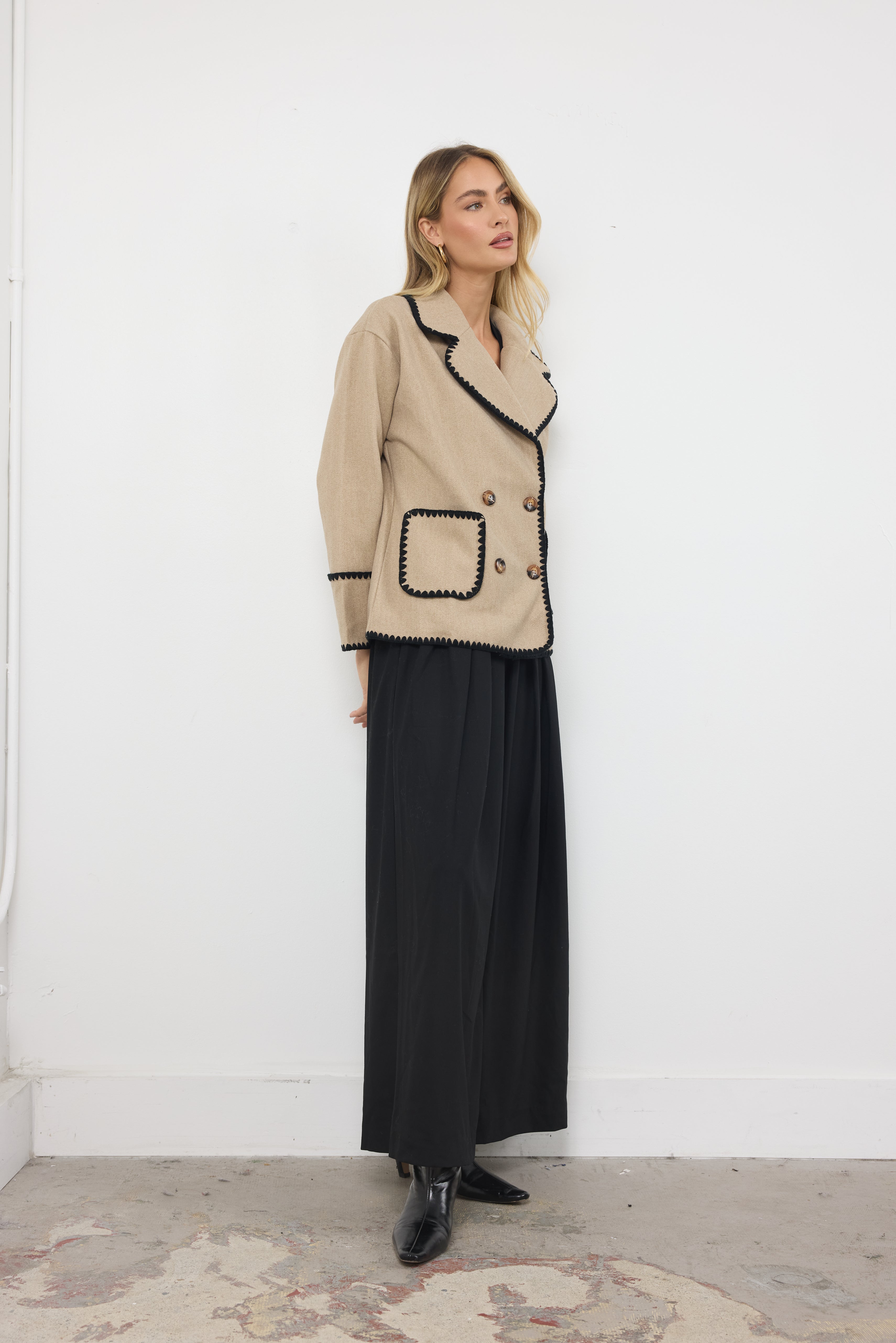 Elizabeth Taylor Taupe/Black Jacket