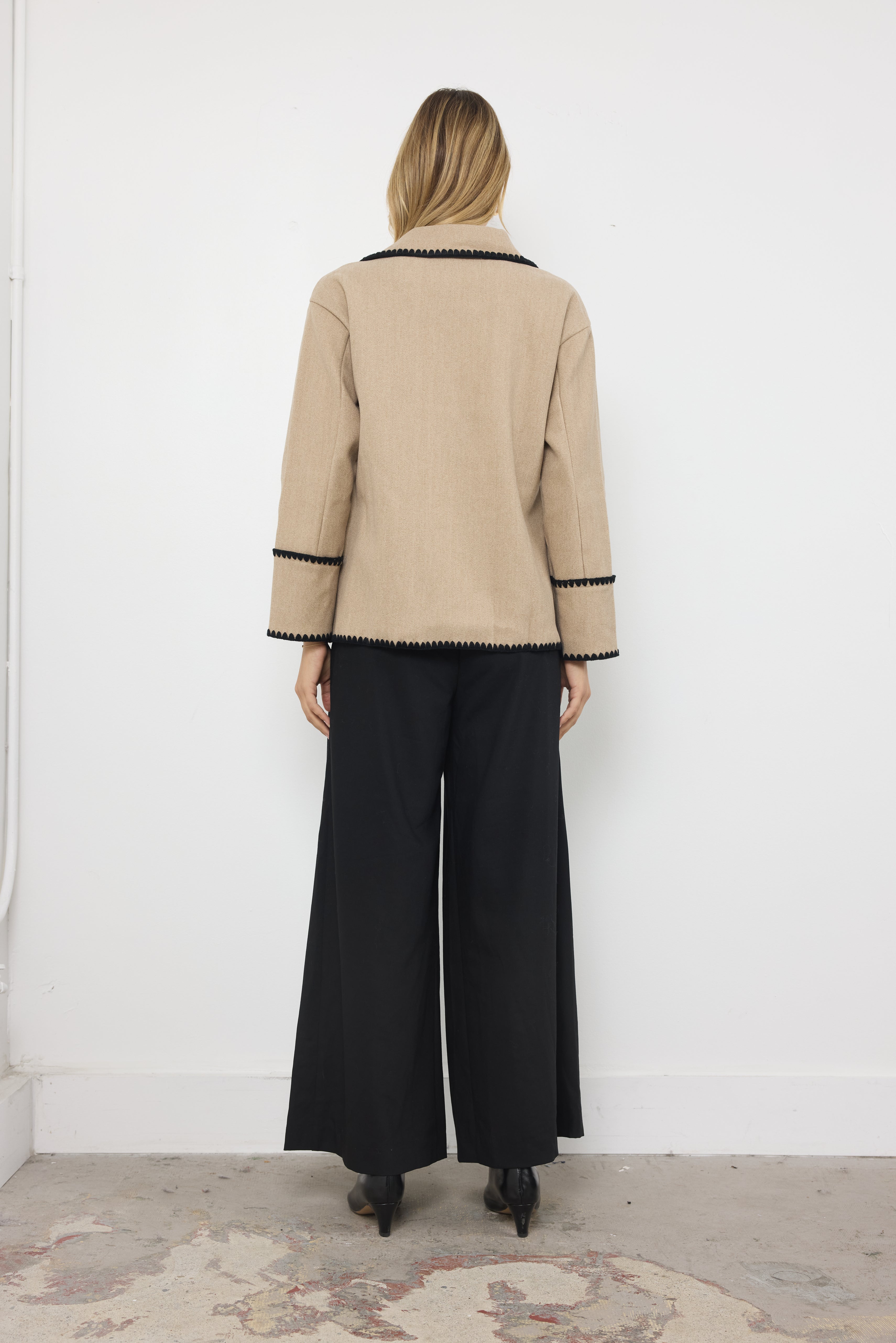 Elizabeth Taylor Taupe/Black Jacket